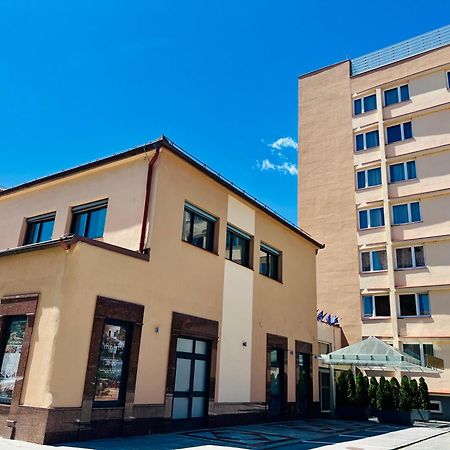 Hotel Piramida Máribor Exterior foto