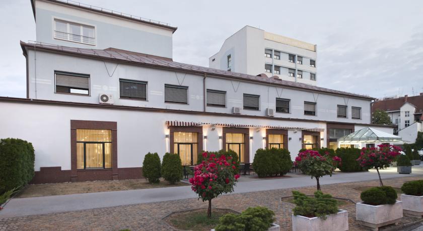 Hotel Piramida Máribor Exterior foto
